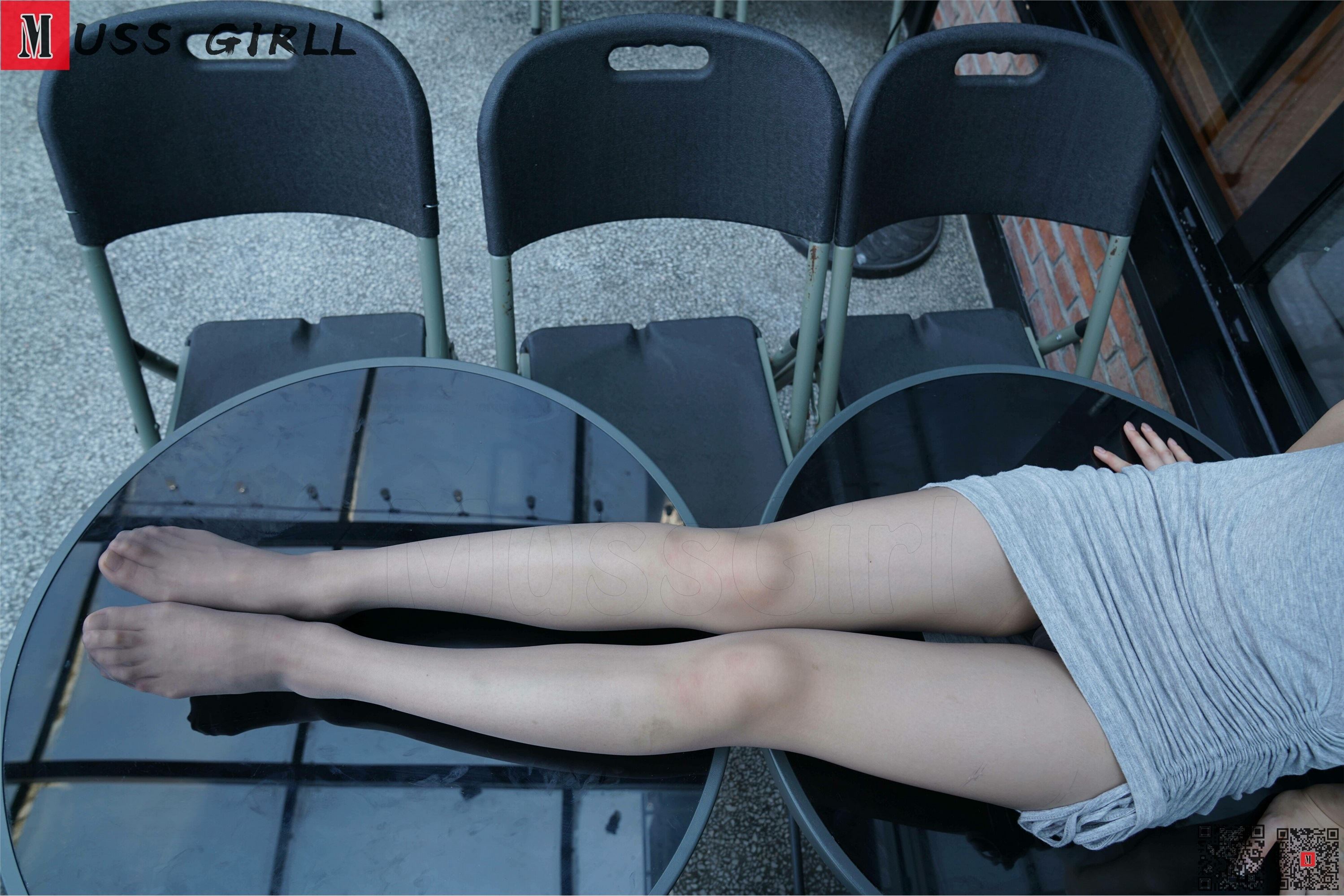 MussGirl慕丝女郎  NO.163 户外灰丝包臀裙